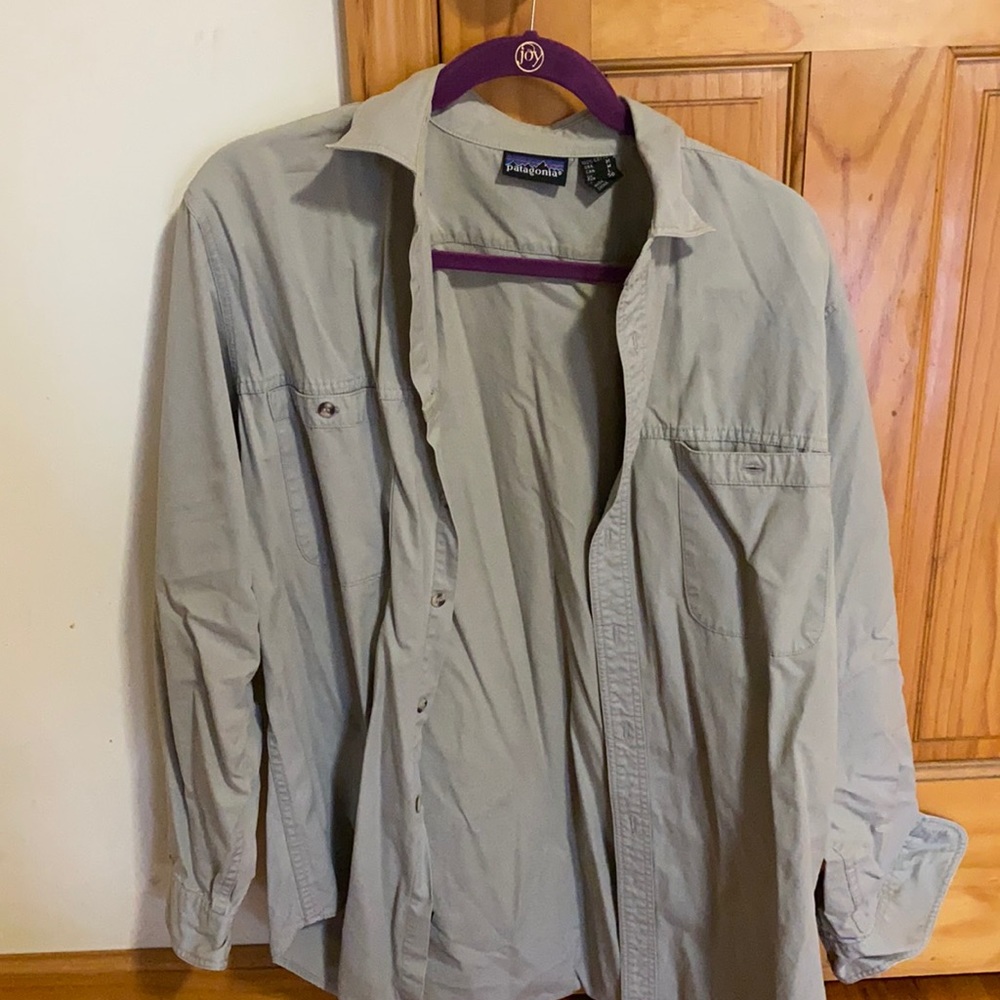 Patagonia Mens Khaki Button Up 100% Cotton Size Medium